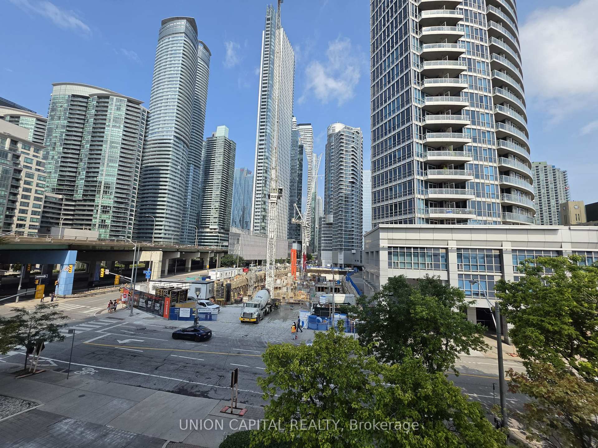 Photo 8 of Unit 302, 228 Queens Quay W, Toronto, Waterfront Communities — HOMEH