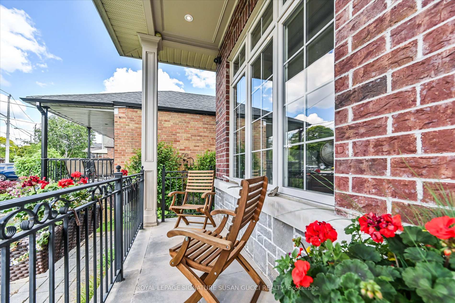 Photo 4 of 49 Ferris Road, Toronto, O'Connor-Parkview — HOMEH