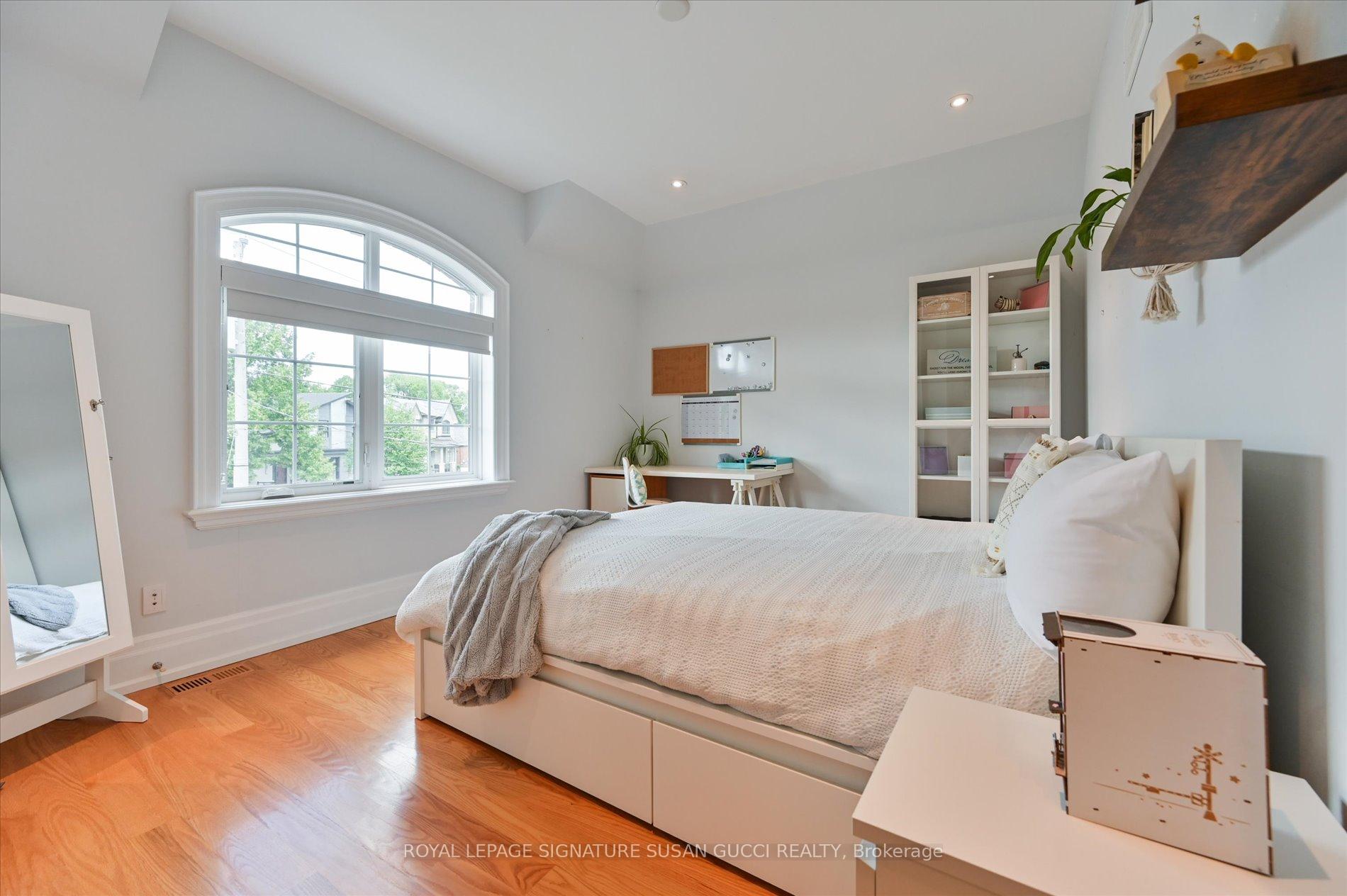 Photo 32 of 49 Ferris Road, Toronto, O'Connor-Parkview — HOMEH