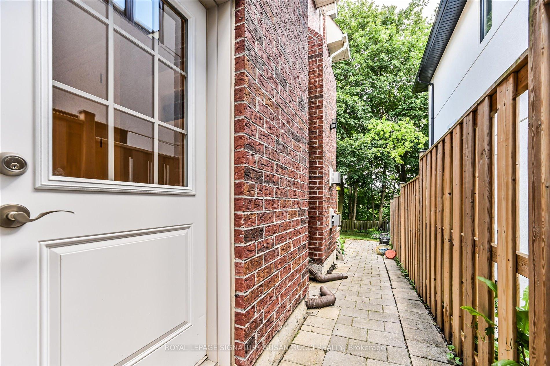 Photo 43 of 49 Ferris Road, Toronto, O'Connor-Parkview — HOMEH