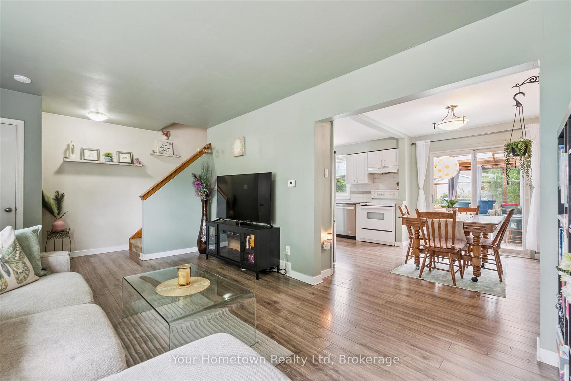 Photo 6 of 497 St Patrick Street E, Centre Wellington, Fergus — HOMEH