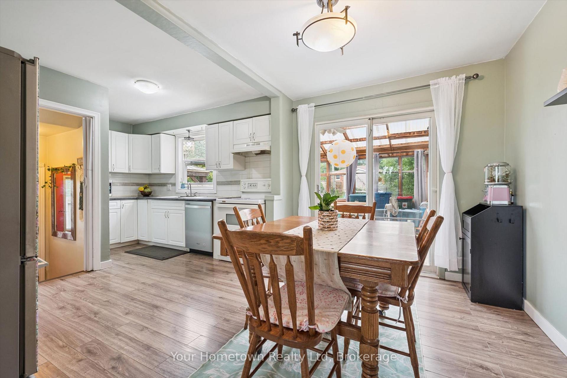 Photo 8 of 497 St Patrick Street E, Centre Wellington, Fergus — HOMEH