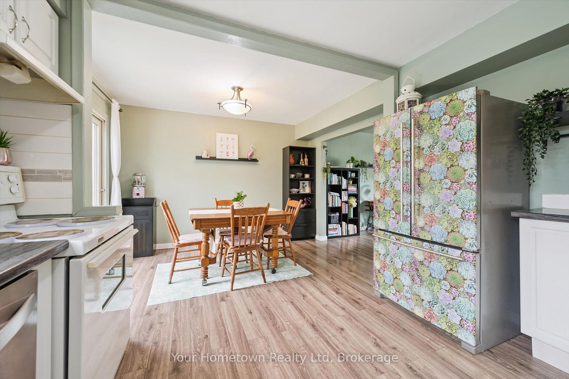Photo 12 of 497 St Patrick Street E, Centre Wellington, Fergus — HOMEH