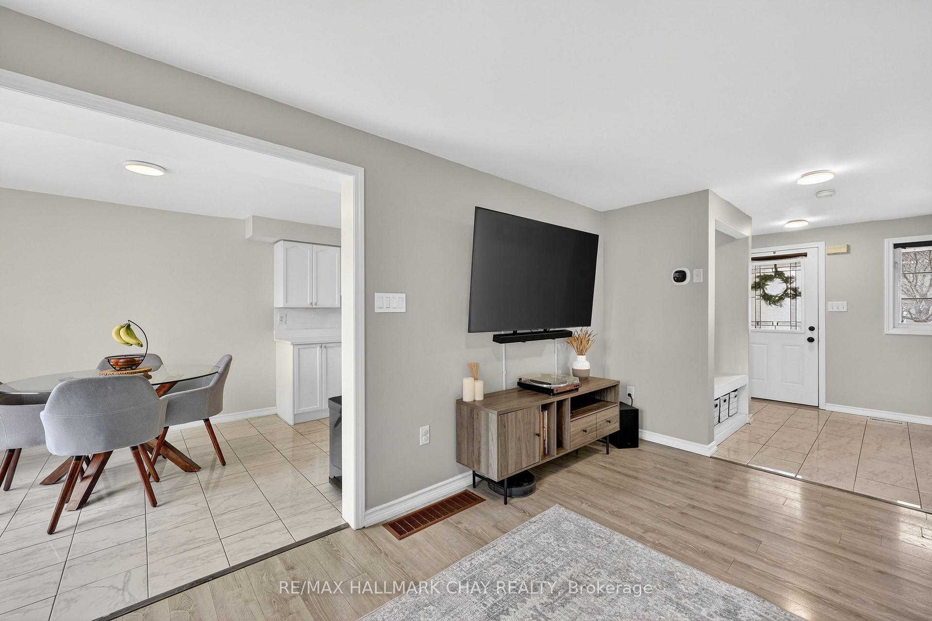 Photo 8 of 2057 Osbond Road, Innisfil, Alcona — HOMEH
