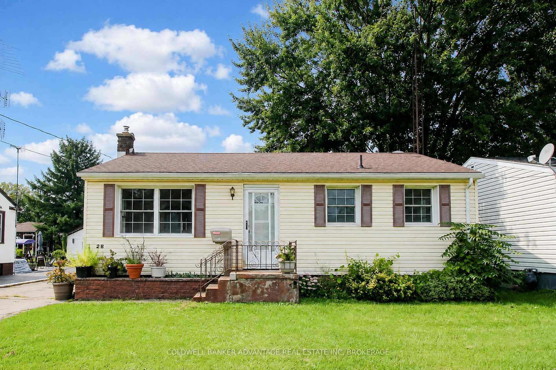 Photo 2 of 28 Marshall Avenue, Welland, Broadway — HOMEH