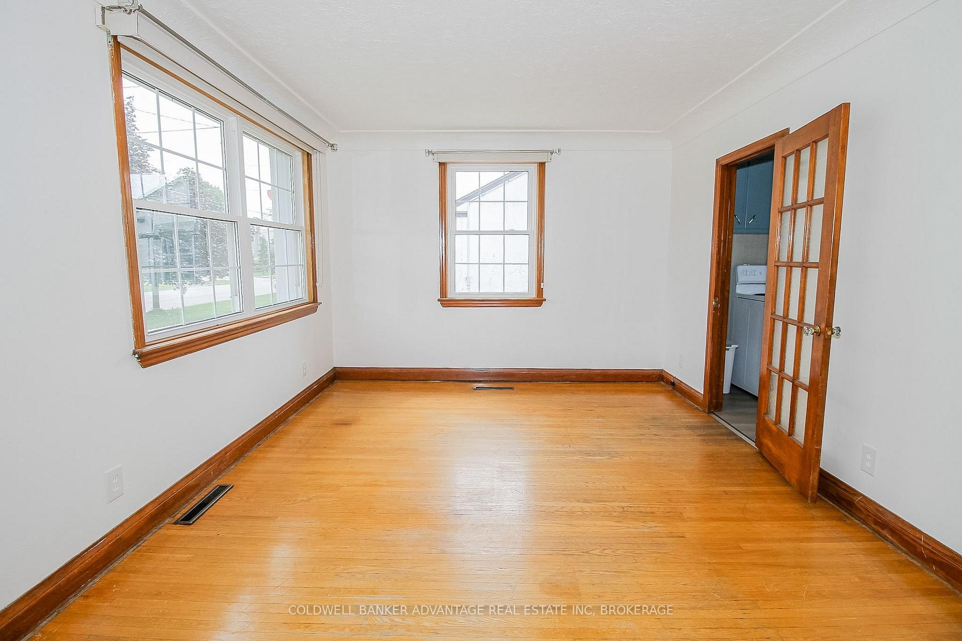Photo 7 of 28 Marshall Avenue, Welland, Broadway — HOMEH