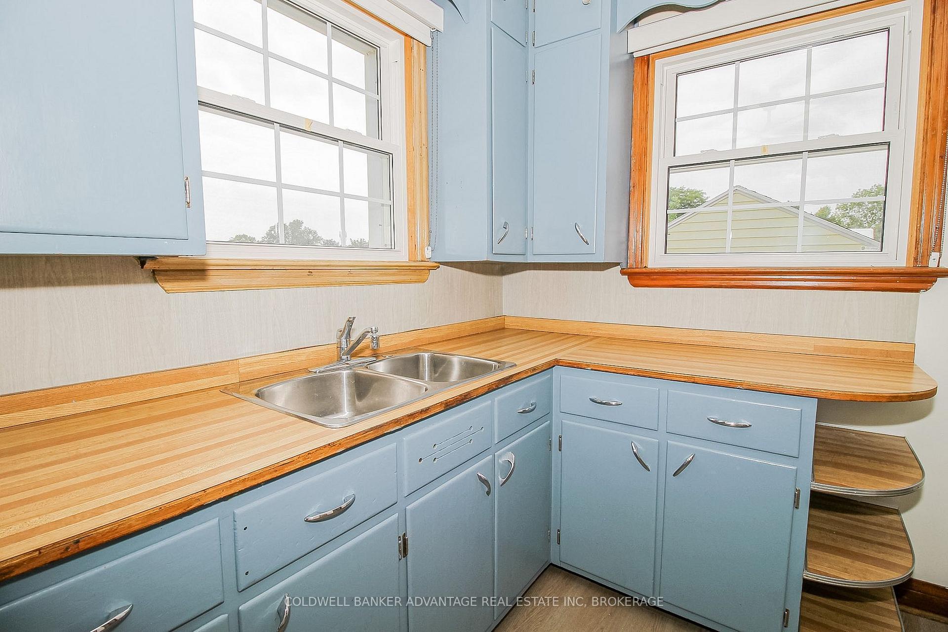 Photo 10 of 28 Marshall Avenue, Welland, Broadway — HOMEH