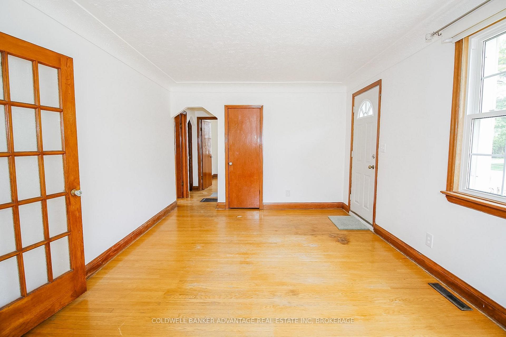 Photo 14 of 28 Marshall Avenue, Welland, Broadway — HOMEH