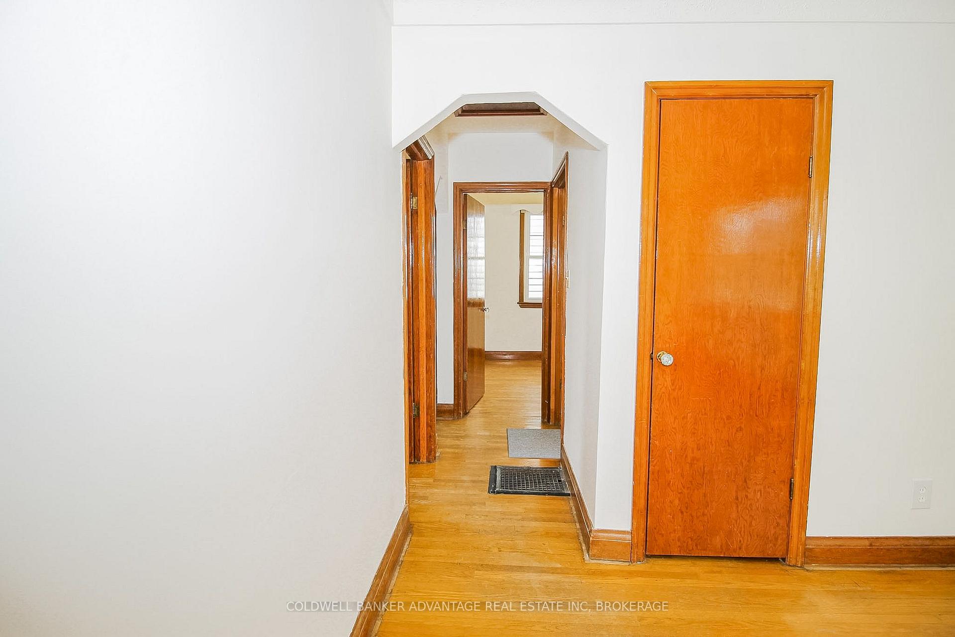 Photo 15 of 28 Marshall Avenue, Welland, Broadway — HOMEH