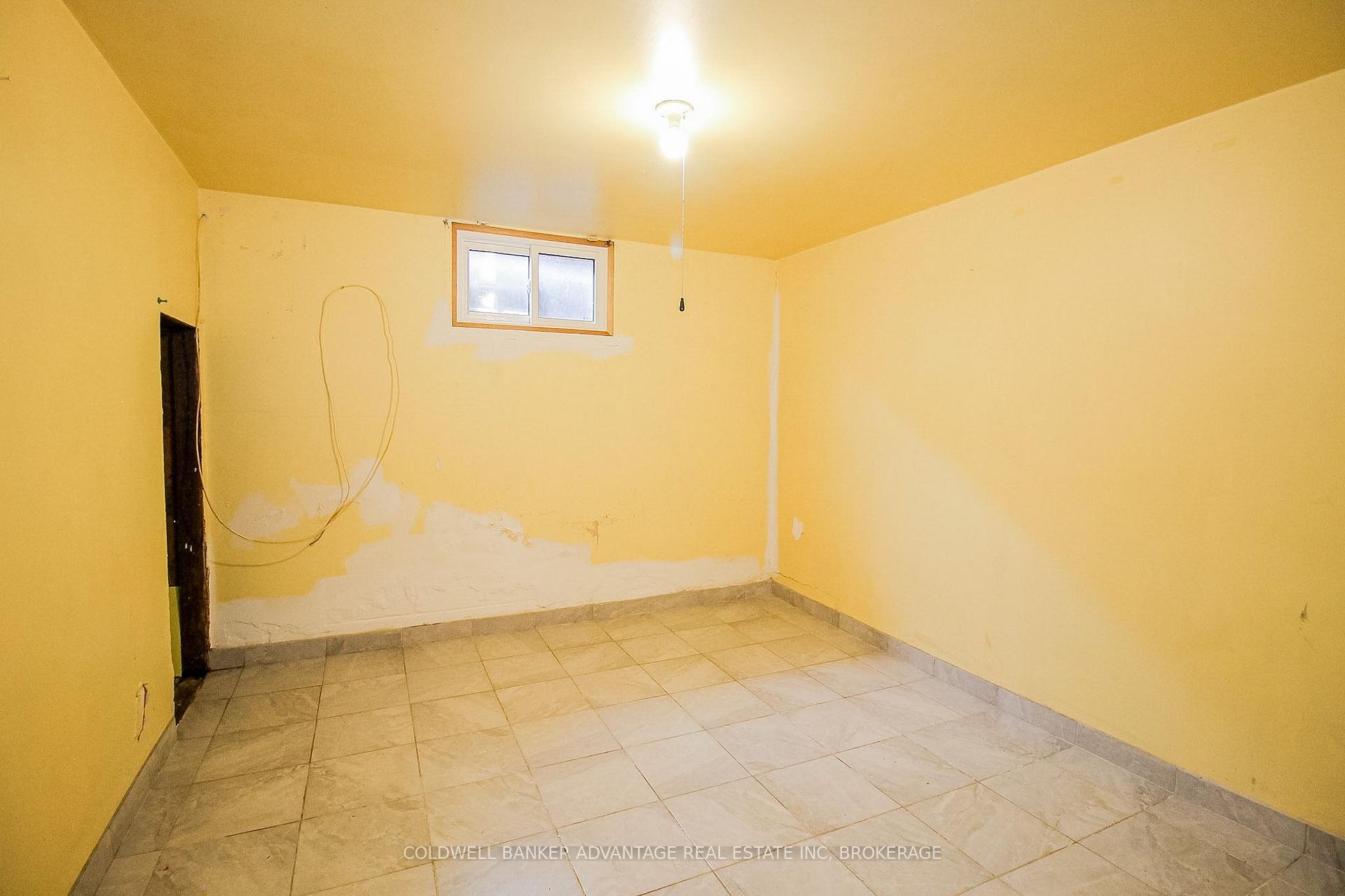 Photo 26 of 28 Marshall Avenue, Welland, Broadway — HOMEH
