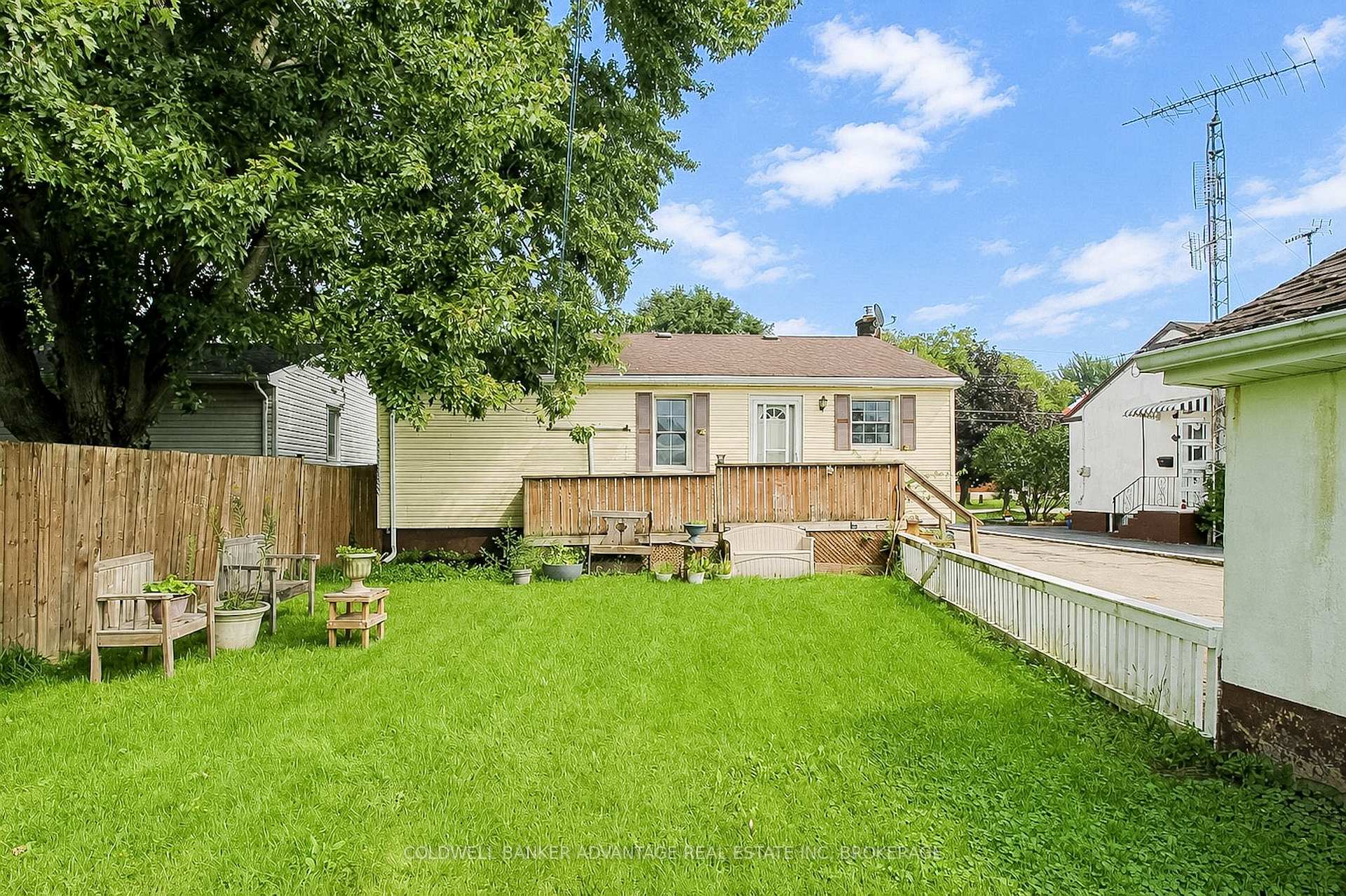 Photo 32 of 28 Marshall Avenue, Welland, Broadway — HOMEH