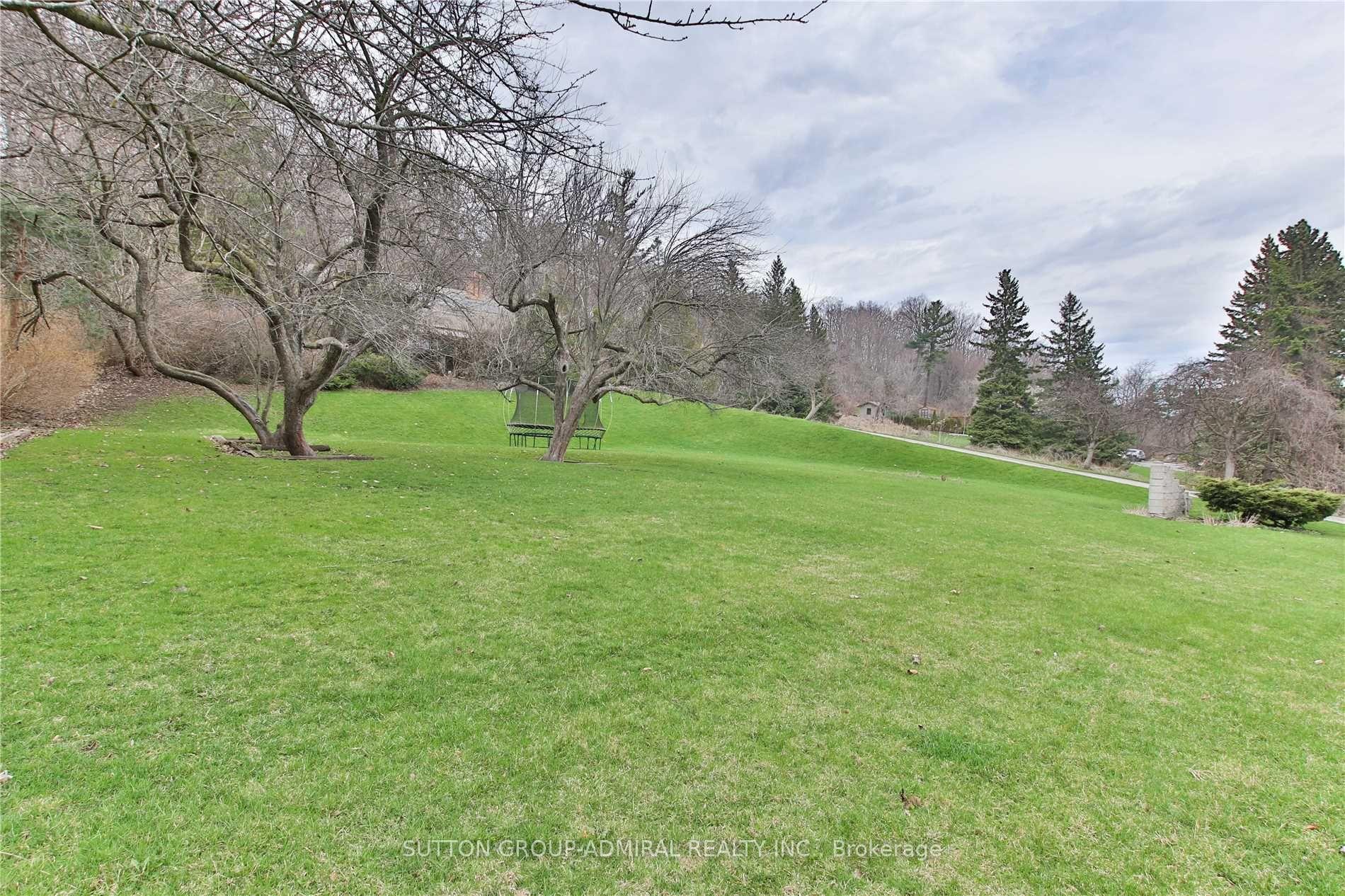 Photo 4 of 37 Meadowcliffe Drive, Scarborough, Cliffcrest — HOMEH