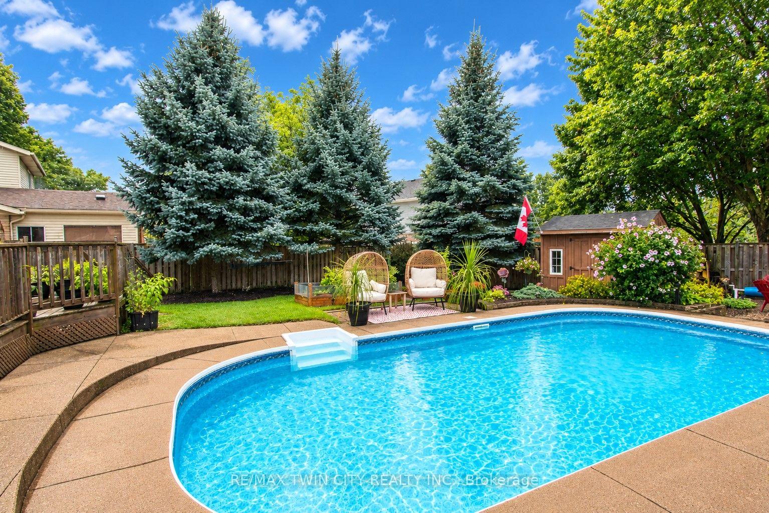Photo 3 of 122 Bier Crescent, Wilmot, New Hamburg — HOMEH