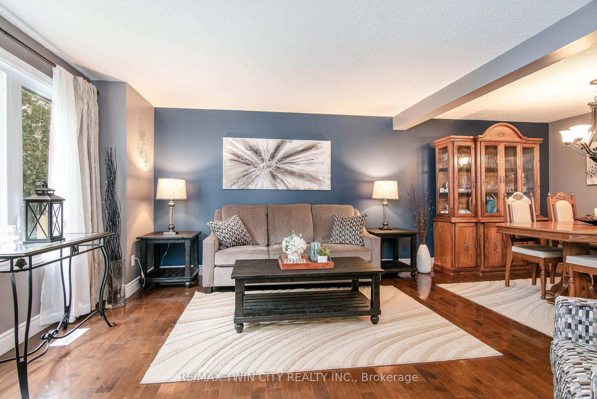 Photo 10 of 122 Bier Crescent, Wilmot, New Hamburg — HOMEH
