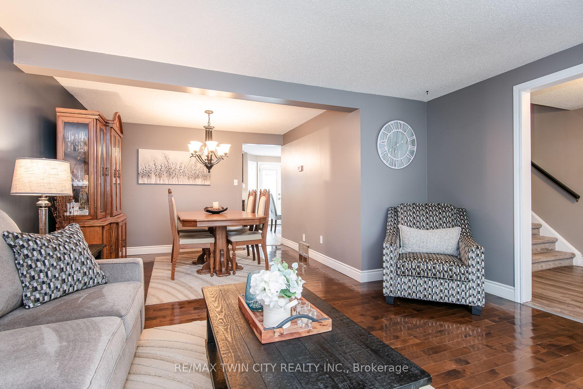 Photo 12 of 122 Bier Crescent, Wilmot, New Hamburg — HOMEH