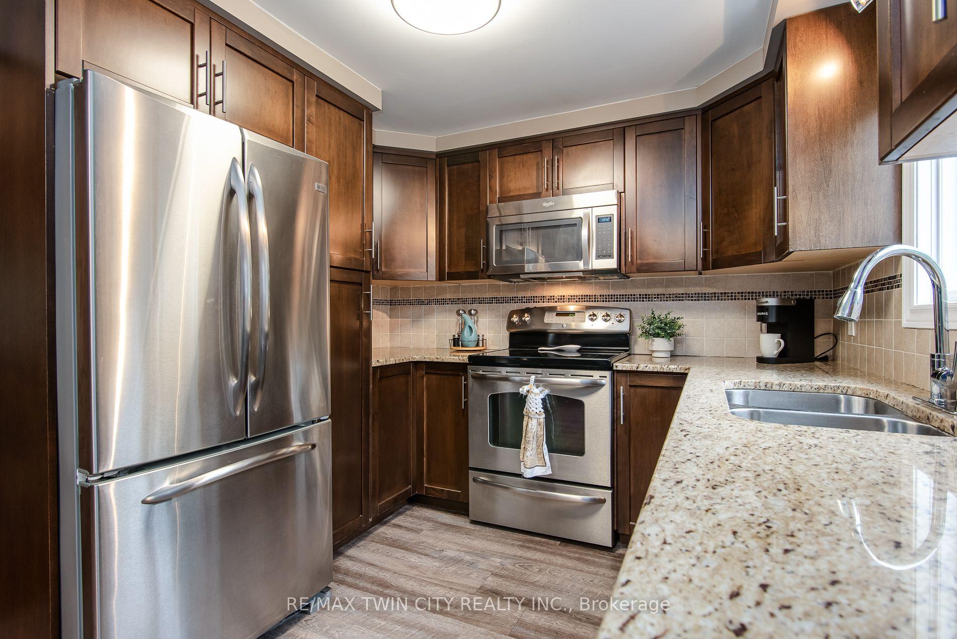Photo 20 of 122 Bier Crescent, Wilmot, New Hamburg — HOMEH