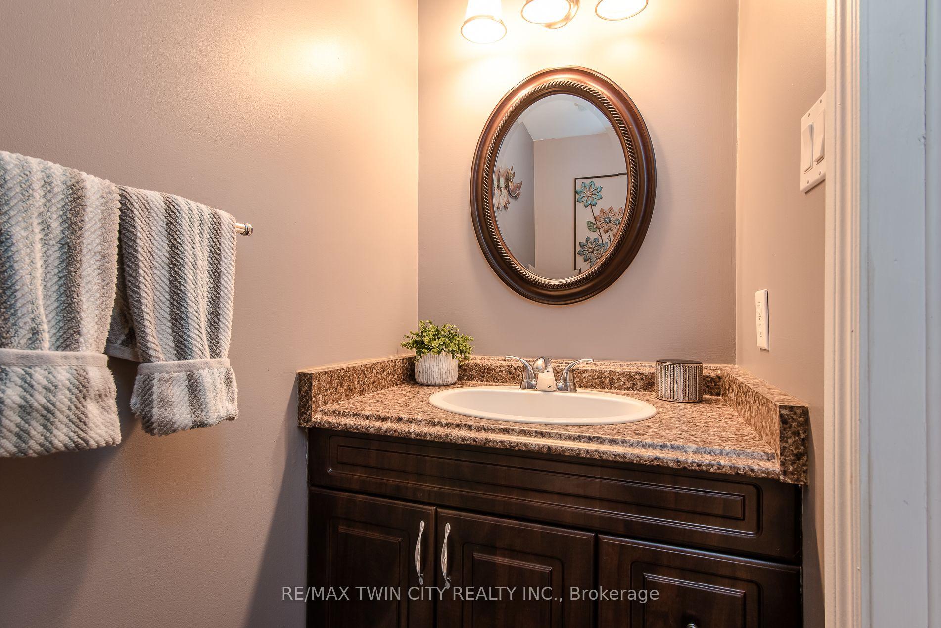 Photo 24 of 122 Bier Crescent, Wilmot, New Hamburg — HOMEH