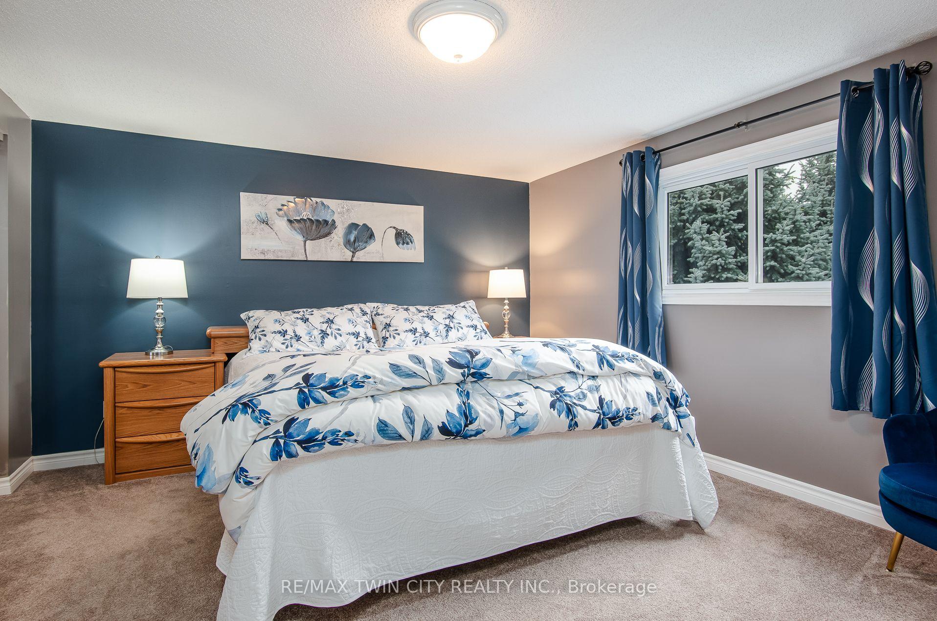 Photo 26 of 122 Bier Crescent, Wilmot, New Hamburg — HOMEH