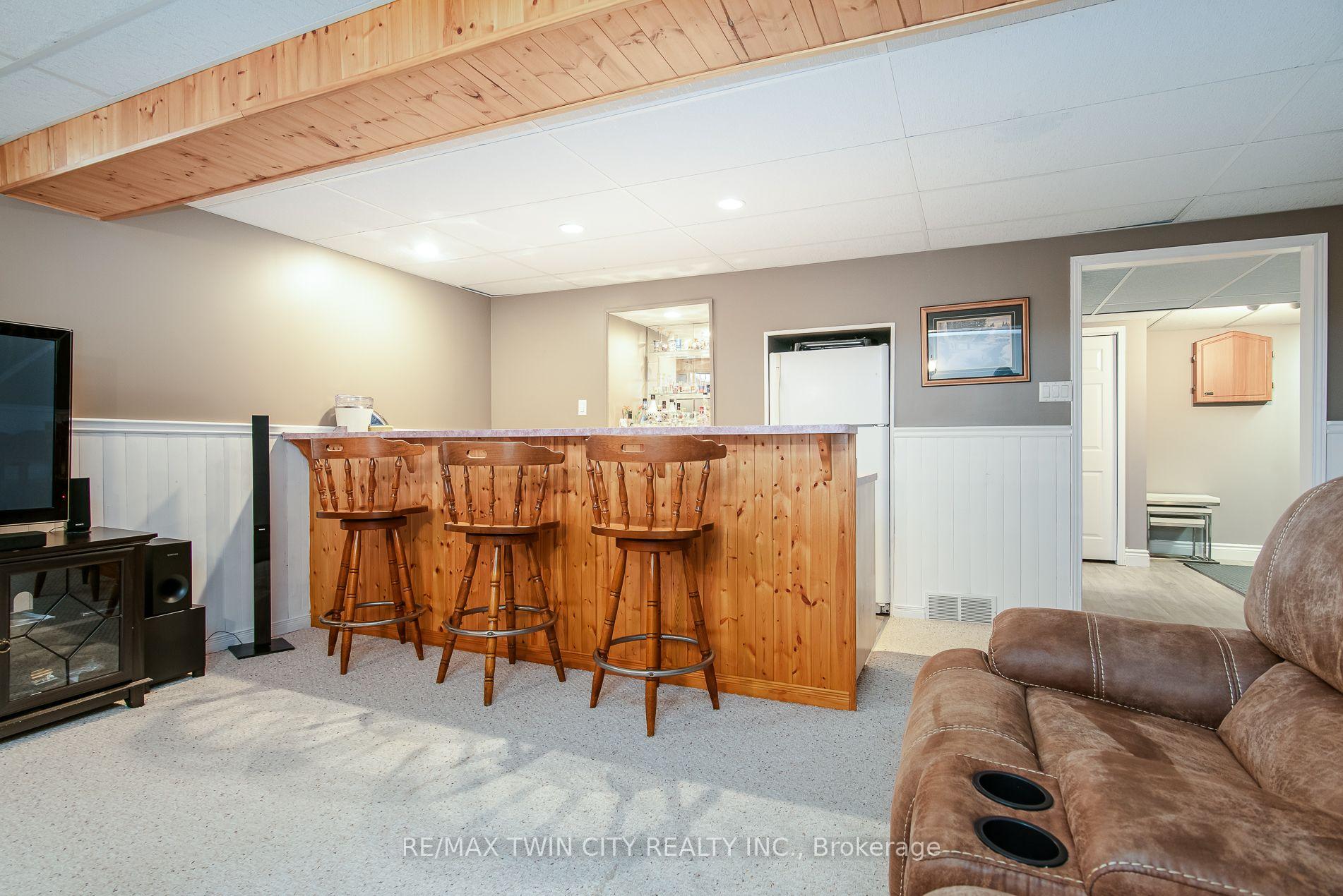 Photo 32 of 122 Bier Crescent, Wilmot, New Hamburg — HOMEH