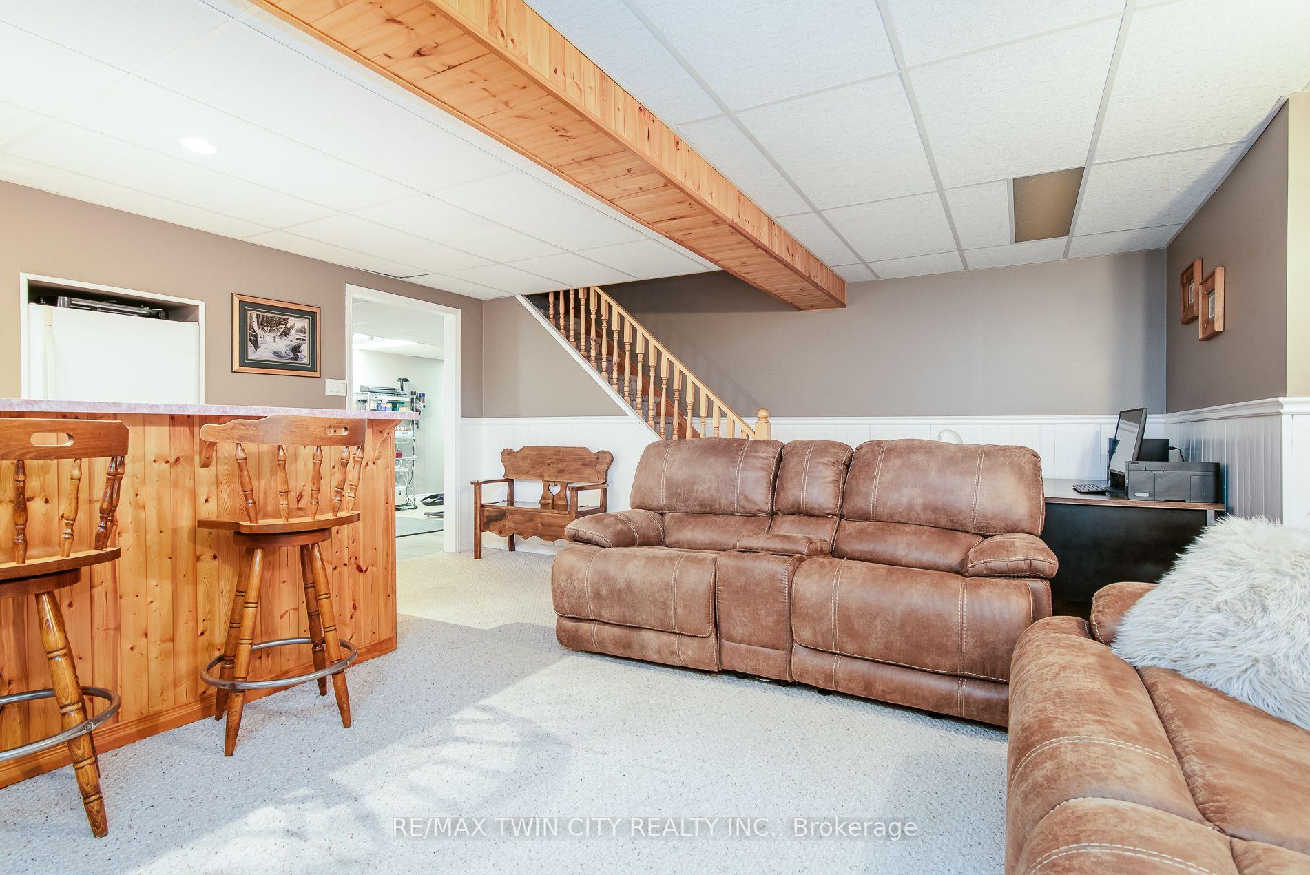 Photo 33 of 122 Bier Crescent, Wilmot, New Hamburg — HOMEH