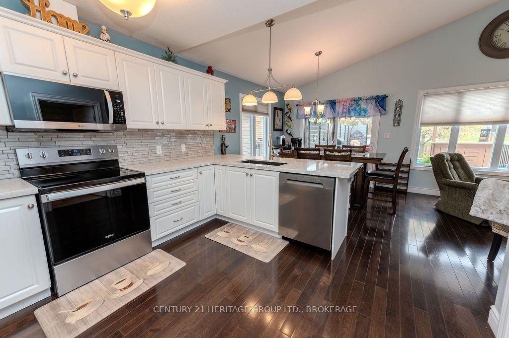 Photo 5 of 1103 Crossfield Avenue, Kingston, City Northwest — HOMEH