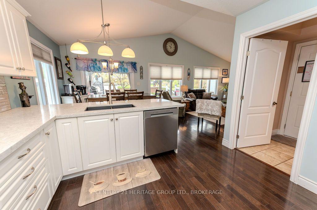Photo 7 of 1103 Crossfield Avenue, Kingston, City Northwest — HOMEH
