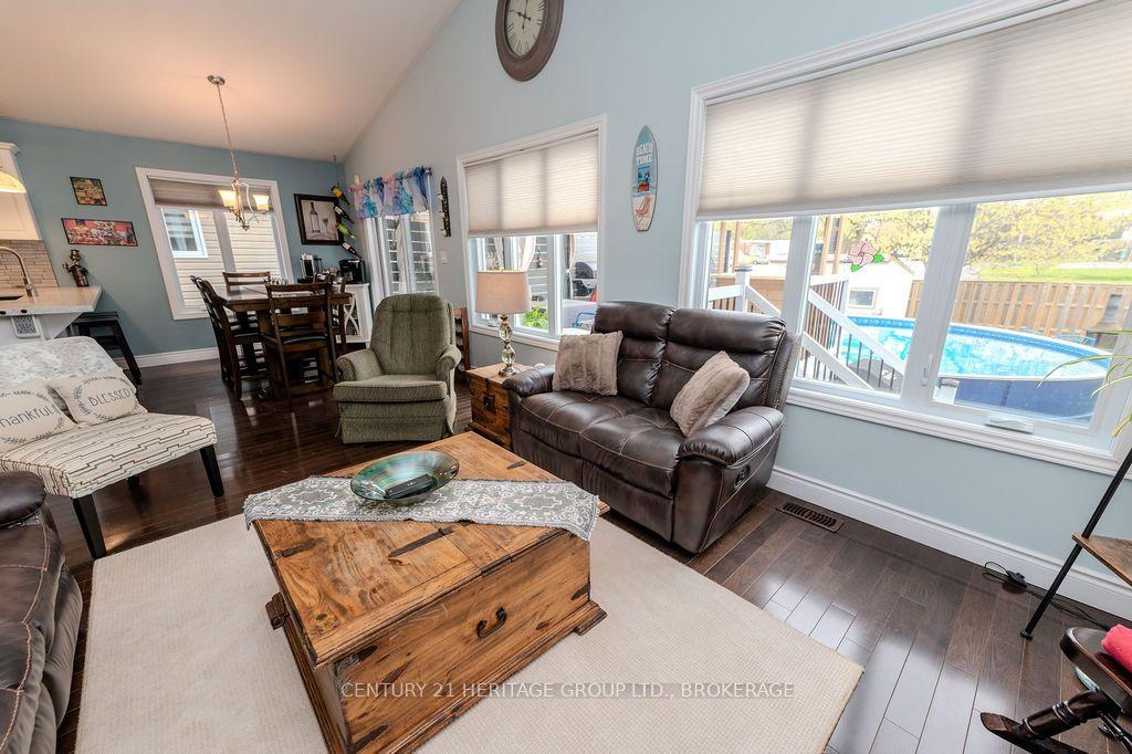 Photo 12 of 1103 Crossfield Avenue, Kingston, City Northwest — HOMEH