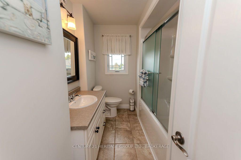 Photo 16 of 1103 Crossfield Avenue, Kingston, City Northwest — HOMEH