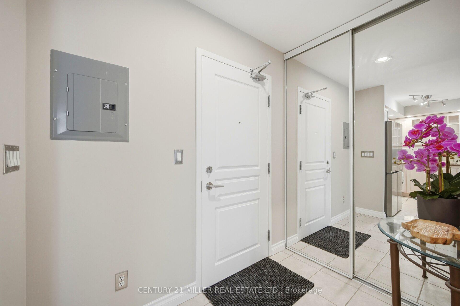 Photo 5 of Unit -12, 140 Simcoe Road, Toronto, Waterfront Communities — HOMEH