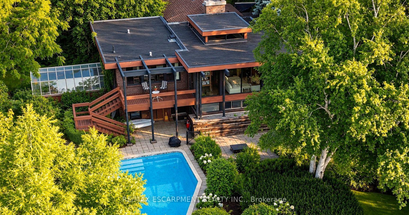 Photo 4 of 10 Brookfield Road, Oakville, Central — HOMEH
