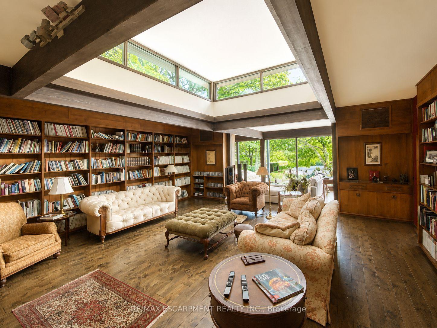 Photo 7 of 10 Brookfield Road, Oakville, Central — HOMEH