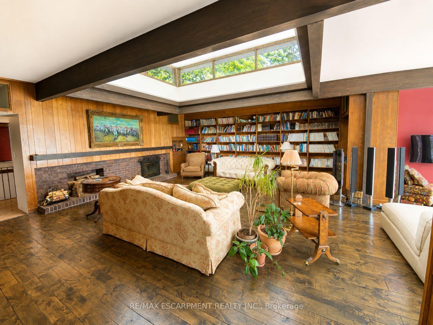 Photo 8 of 10 Brookfield Road, Oakville, Central — HOMEH