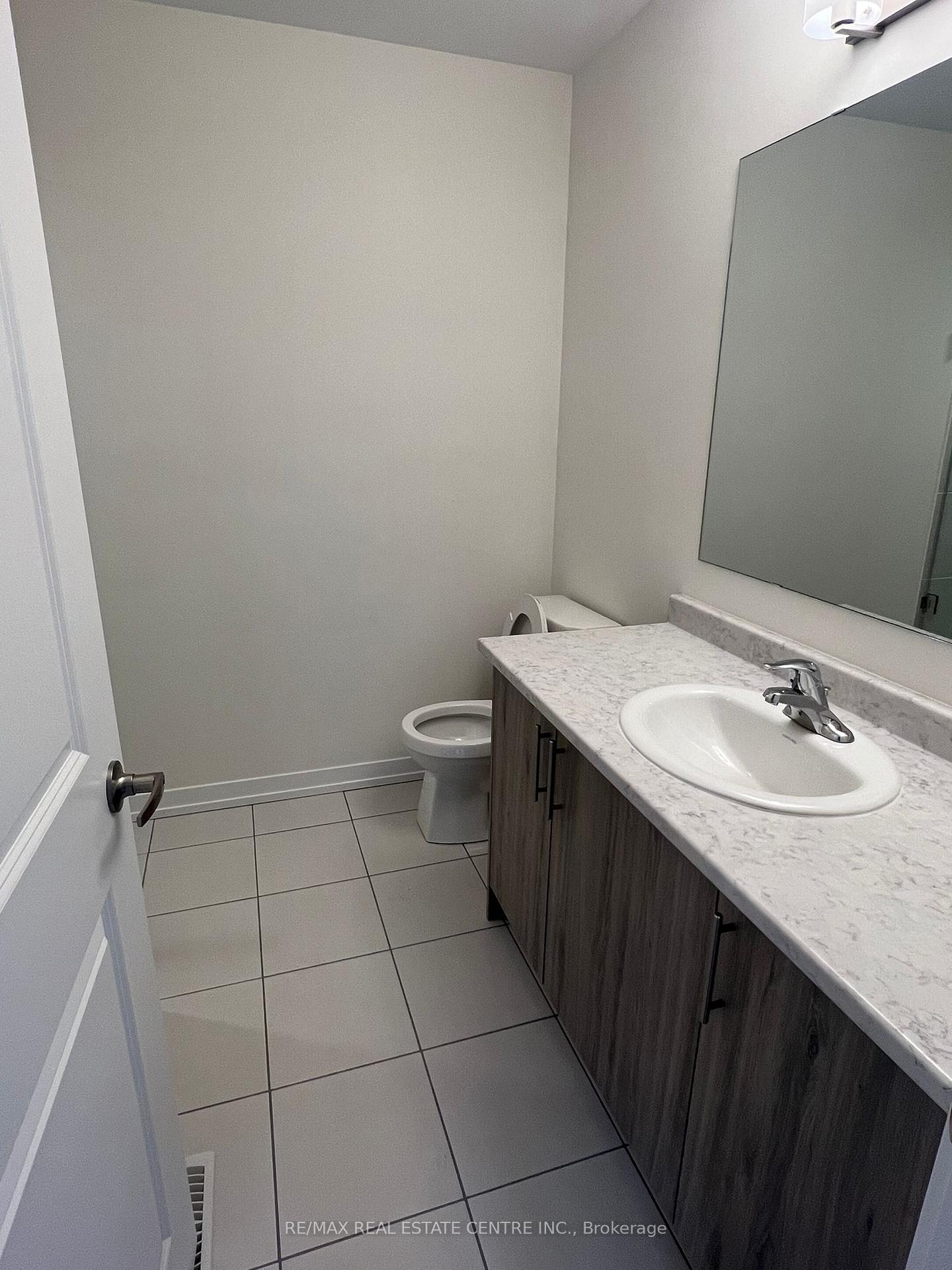 Photo 16 of 1551 Hilson Heights, Milton, Cobban — HOMEH