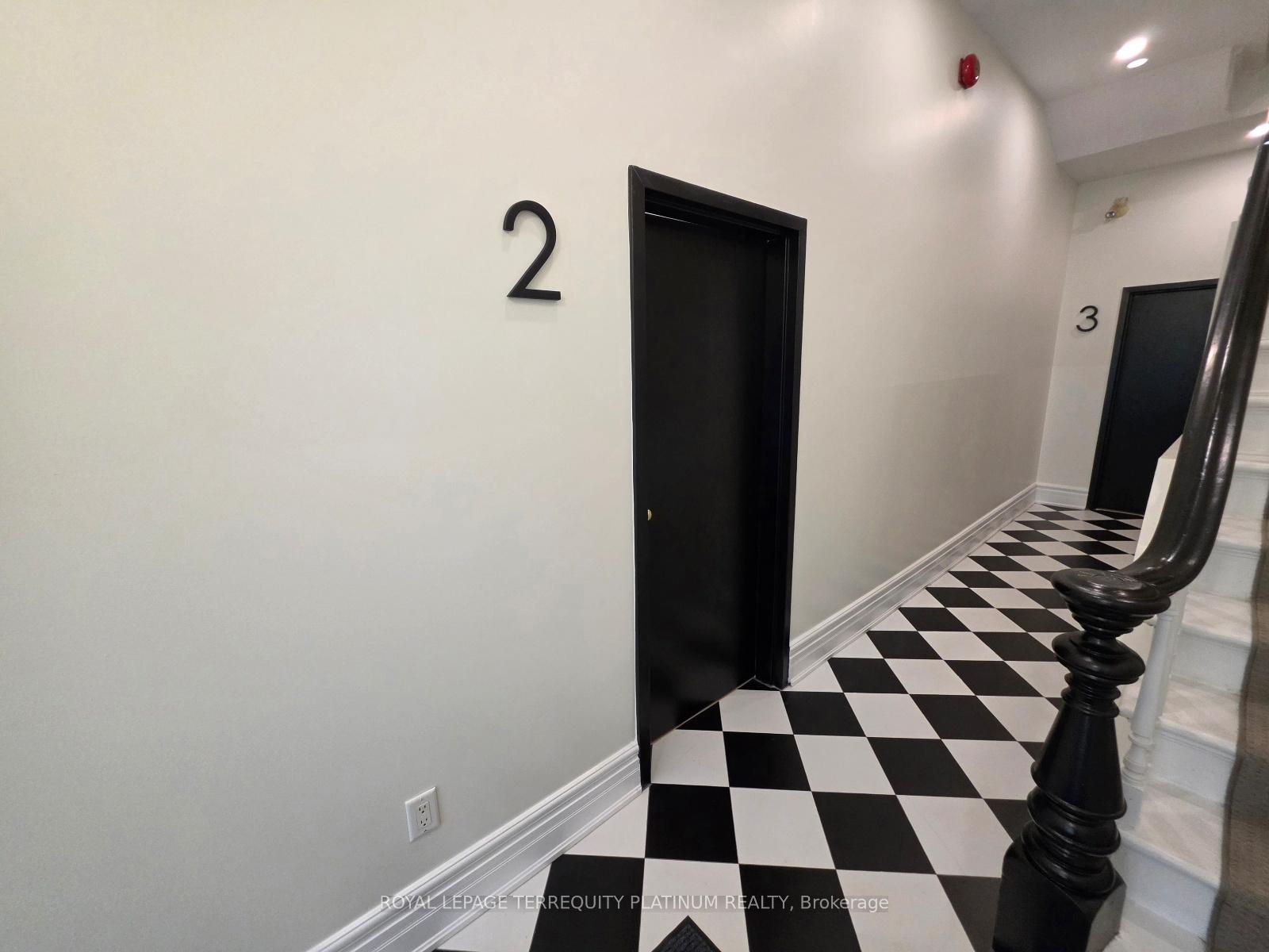 Photo 6 of Unit Unit 2, 11 Beaconsfield Avenue, Toronto, Little Portugal — HOMEH