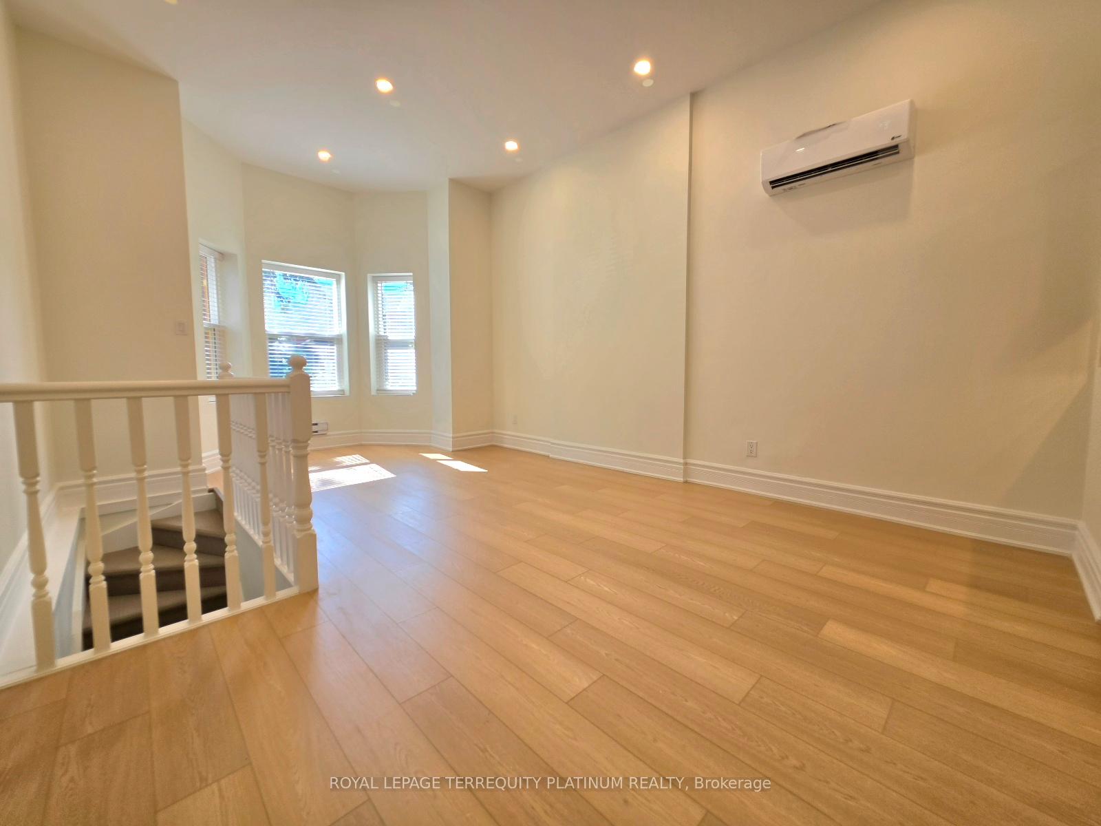 Photo 7 of Unit Unit 2, 11 Beaconsfield Avenue, Toronto, Little Portugal — HOMEH