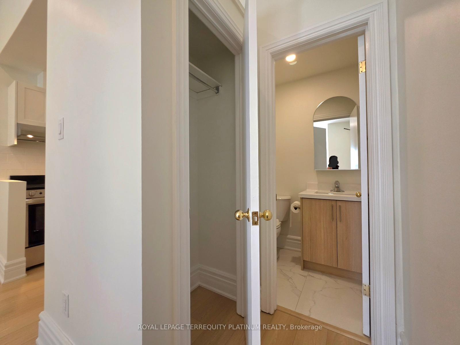 Photo 8 of Unit Unit 2, 11 Beaconsfield Avenue, Toronto, Little Portugal — HOMEH