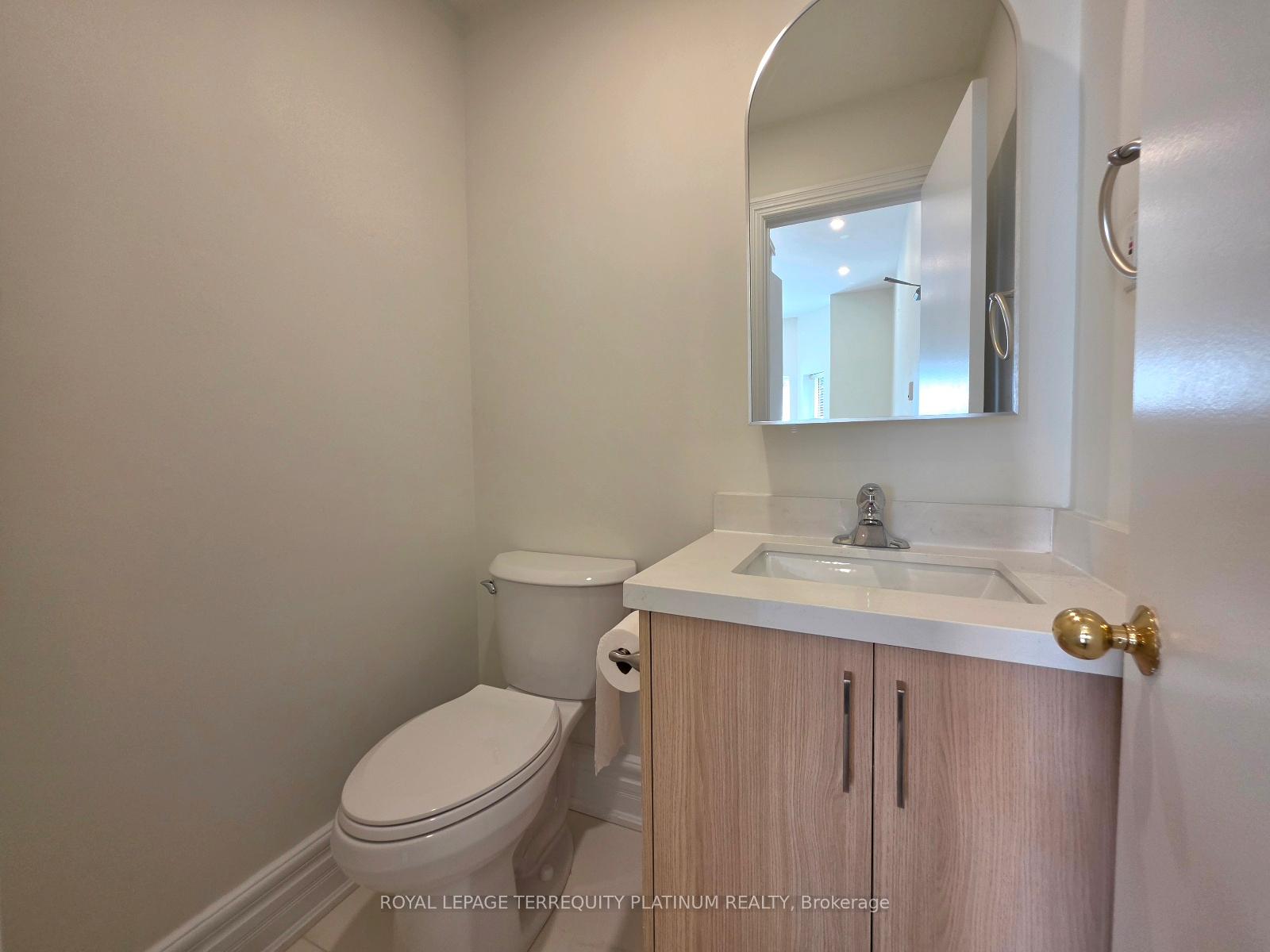 Photo 9 of Unit Unit 2, 11 Beaconsfield Avenue, Toronto, Little Portugal — HOMEH