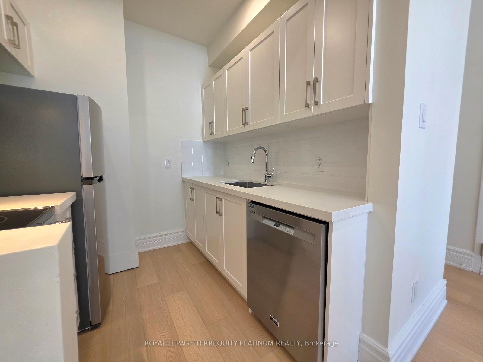 Photo 12 of Unit Unit 2, 11 Beaconsfield Avenue, Toronto, Little Portugal — HOMEH