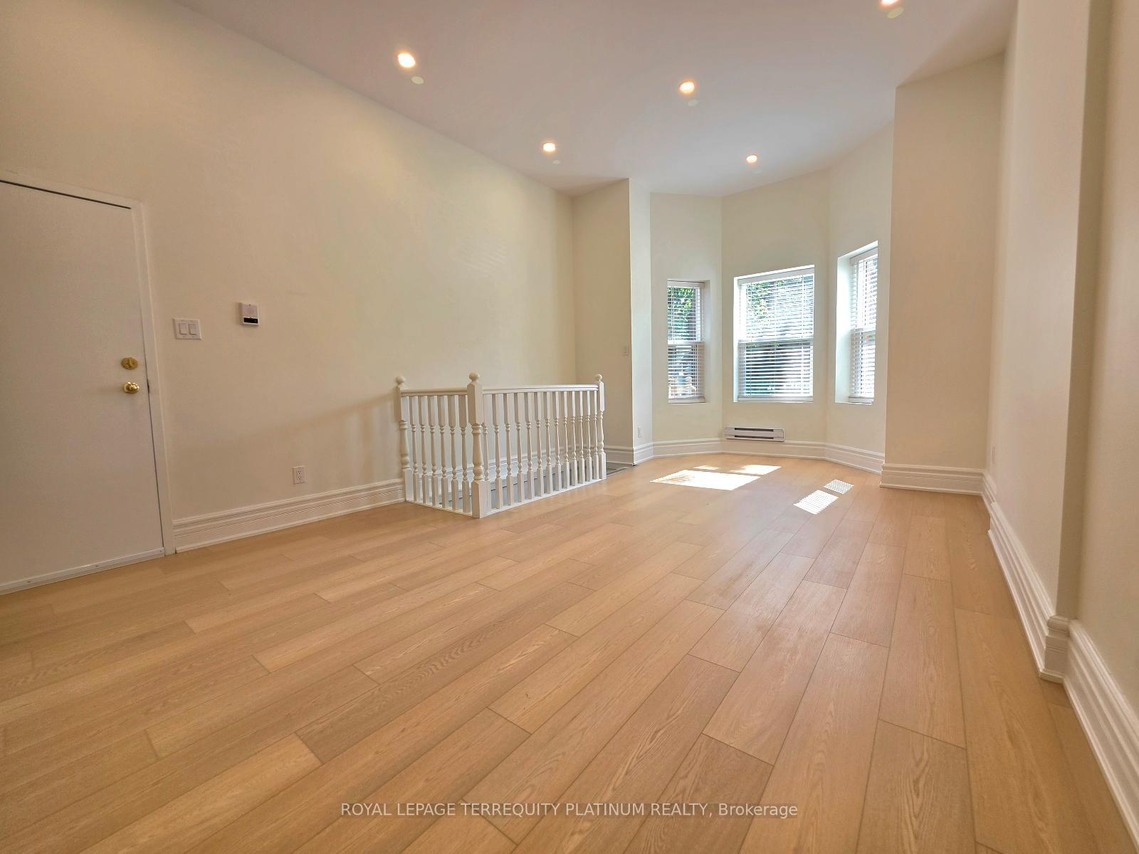 Photo 13 of Unit Unit 2, 11 Beaconsfield Avenue, Toronto, Little Portugal — HOMEH