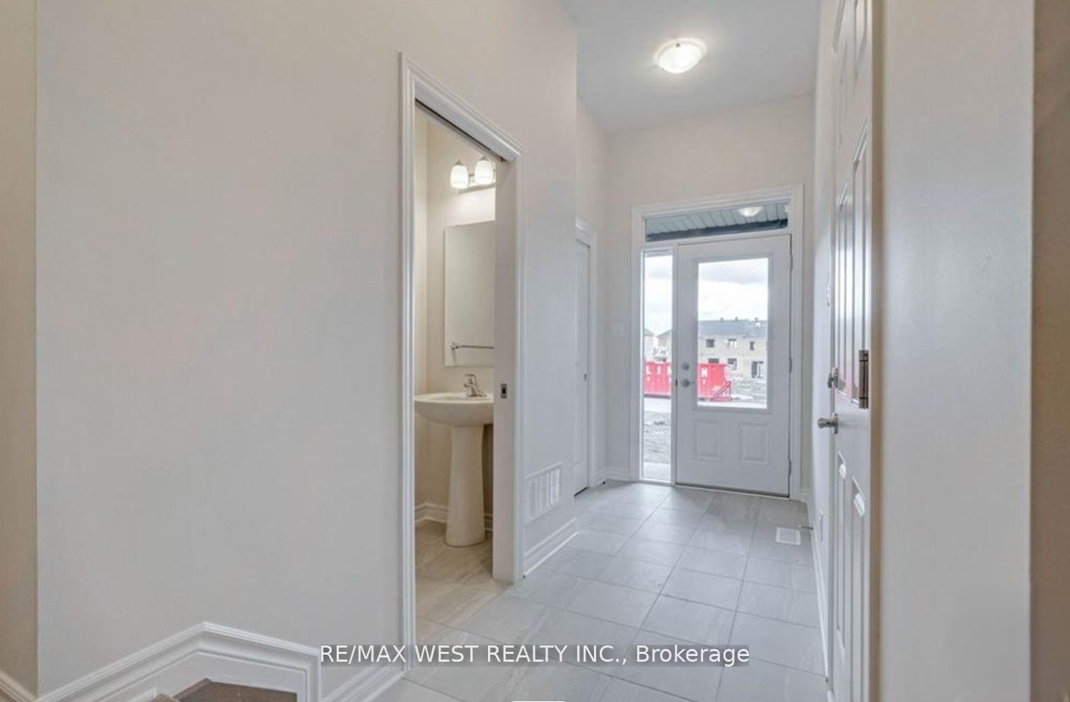 Photo 3 of 1026 Kijik Crescent, Ottawa, Blossom Park/Kemp Park/Findlay Creek — HOMEH