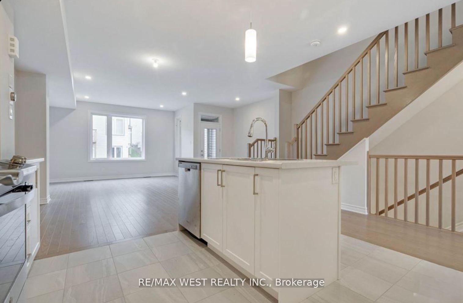 Photo 7 of 1026 Kijik Crescent, Ottawa, Blossom Park/Kemp Park/Findlay Creek — HOMEH