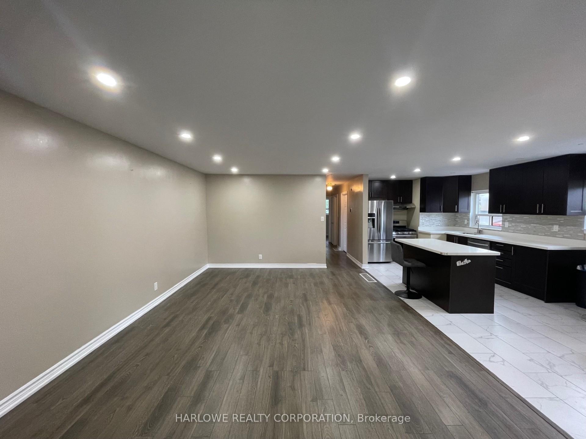 Photo 2 of Unit Main, 909 Reytan Boulevard, Pickering, Bay Ridges — HOMEH