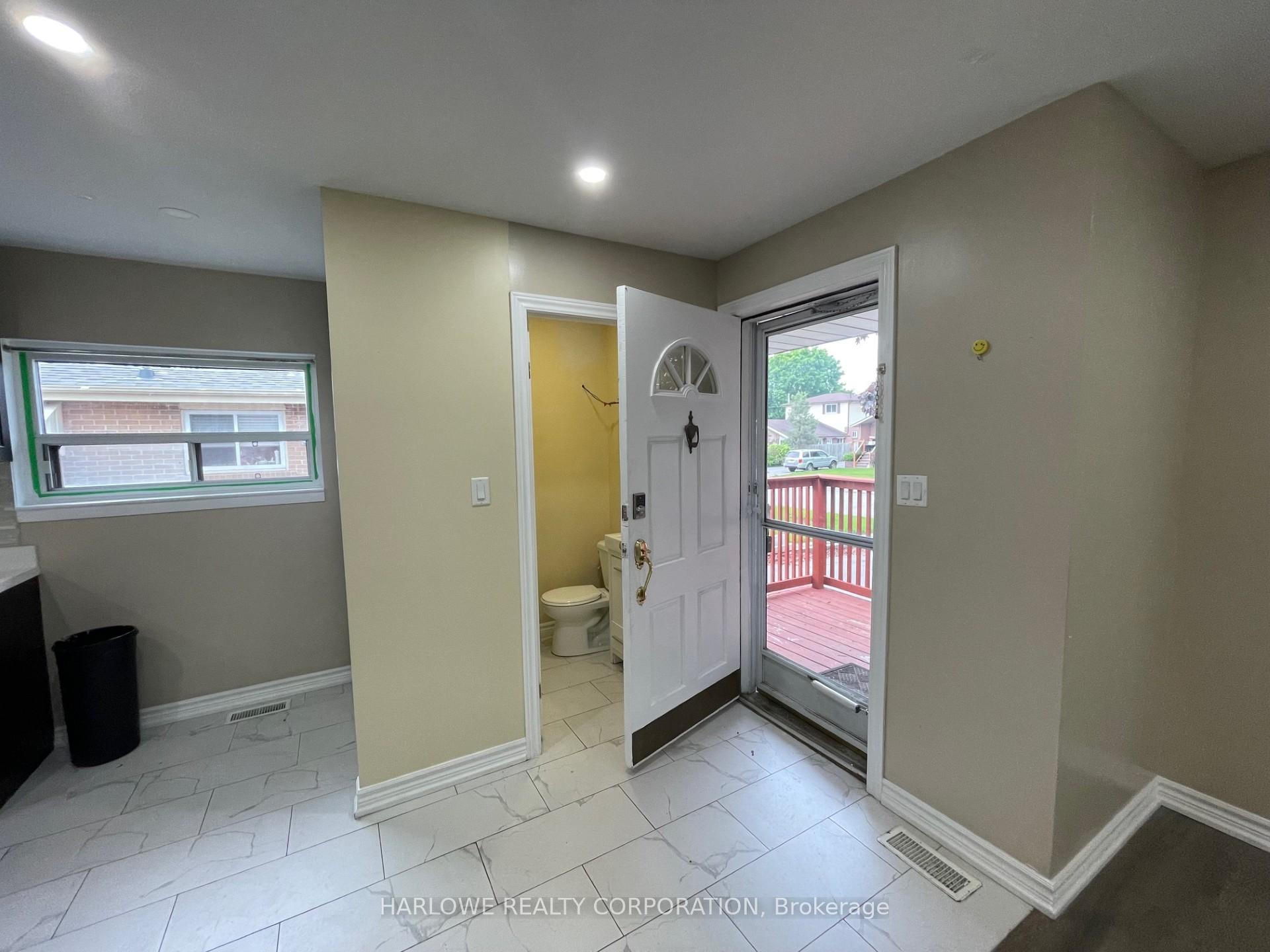 Photo 5 of Unit Main, 909 Reytan Boulevard, Pickering, Bay Ridges — HOMEH
