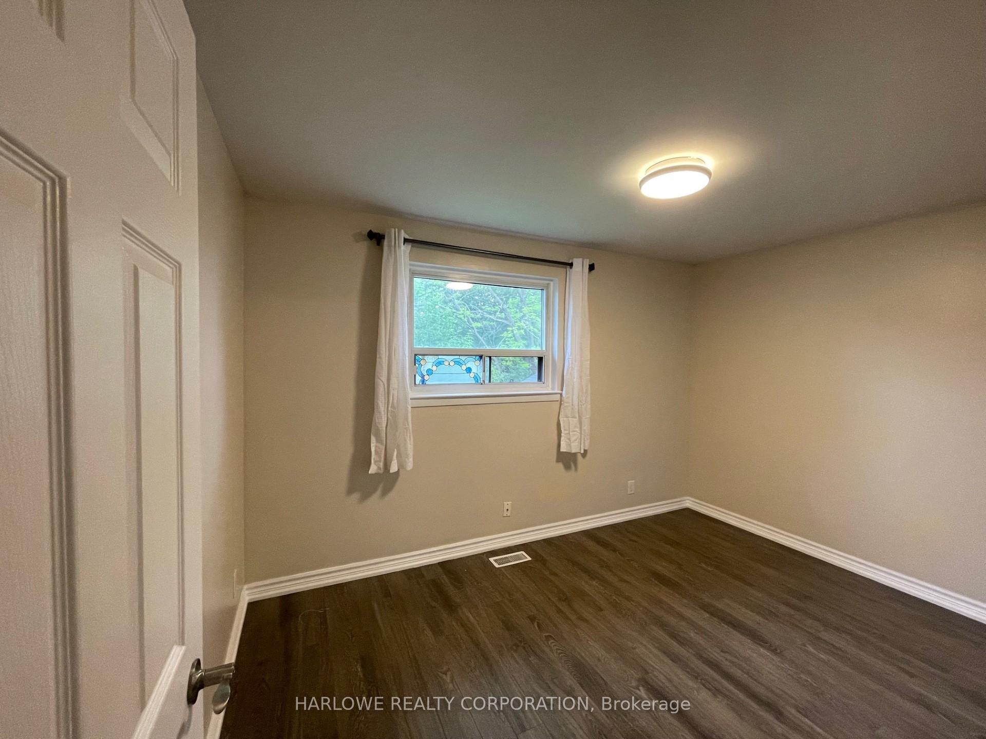Photo 9 of Unit Main, 909 Reytan Boulevard, Pickering, Bay Ridges — HOMEH
