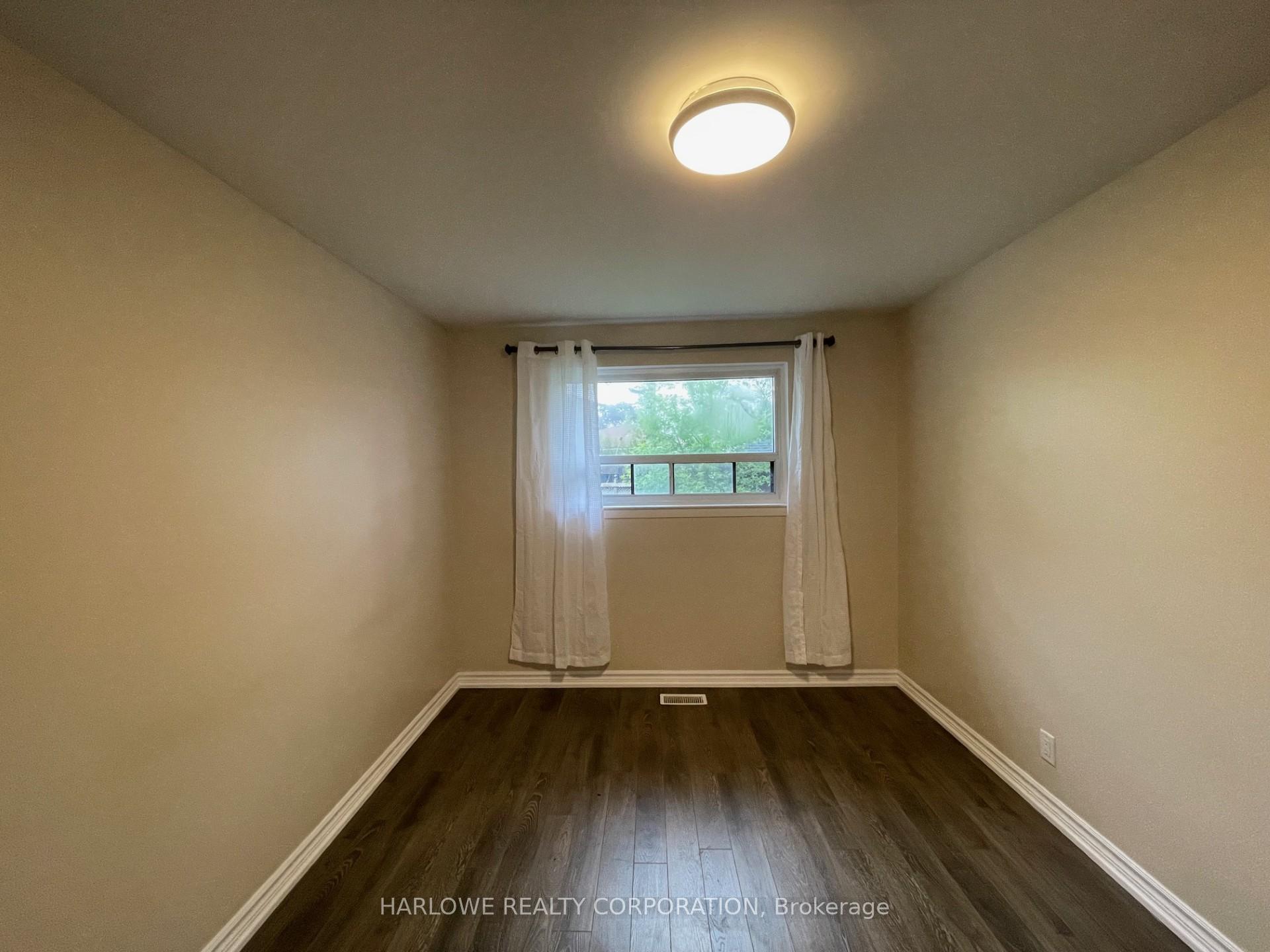 Photo 11 of Unit Main, 909 Reytan Boulevard, Pickering, Bay Ridges — HOMEH