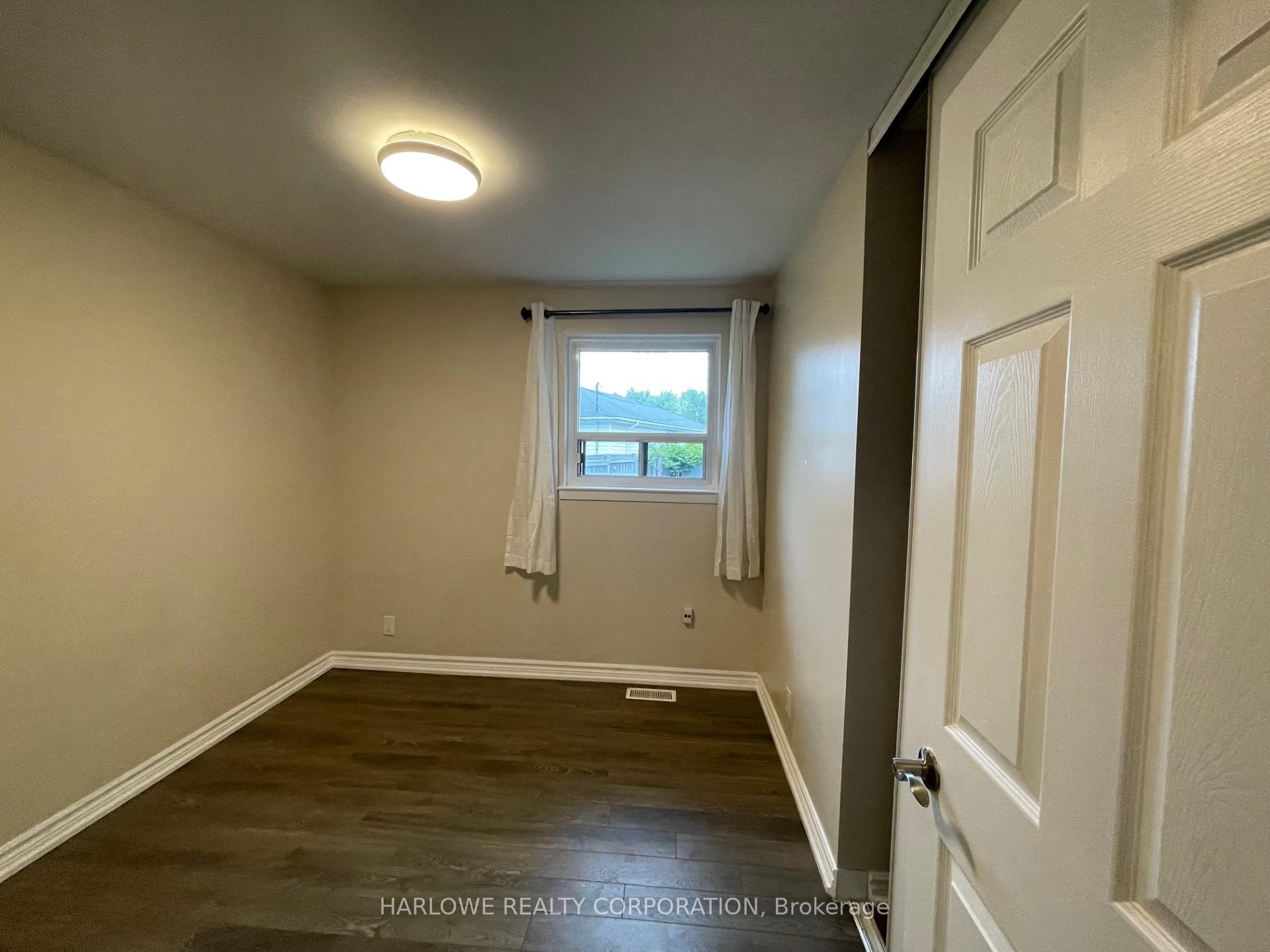 Photo 14 of Unit Main, 909 Reytan Boulevard, Pickering, Bay Ridges — HOMEH