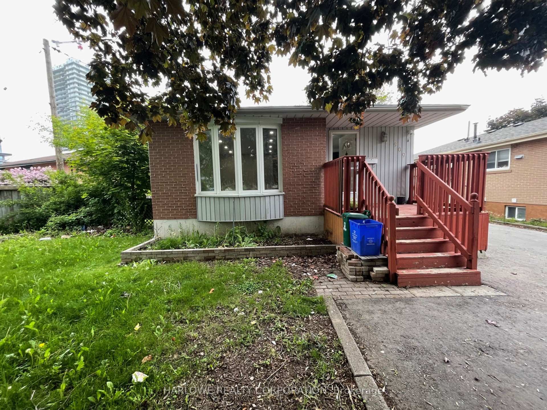 Photo 18 of Unit Main, 909 Reytan Boulevard, Pickering, Bay Ridges — HOMEH