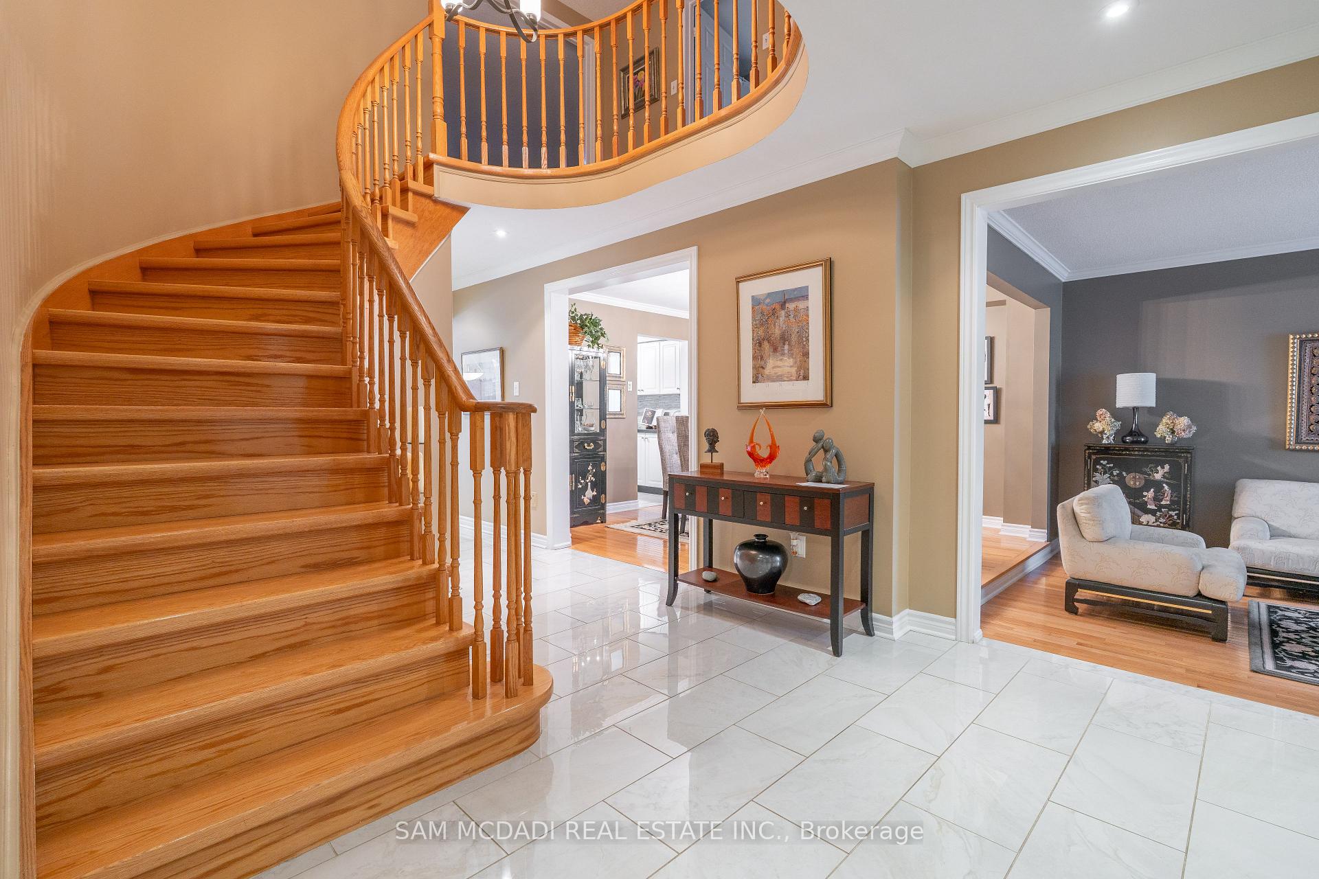 Photo 3 of 69 Parkside Drive, Brampton, Brampton South — HOMEH