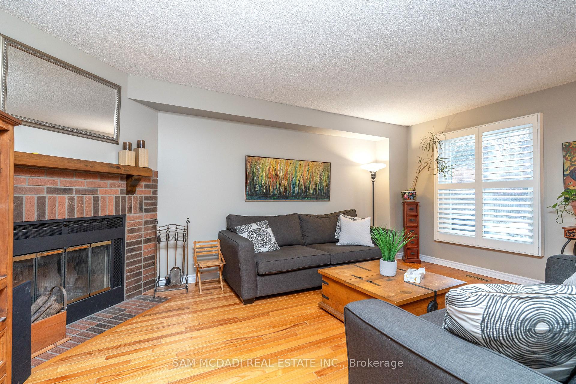 Photo 7 of 69 Parkside Drive, Brampton, Brampton South — HOMEH
