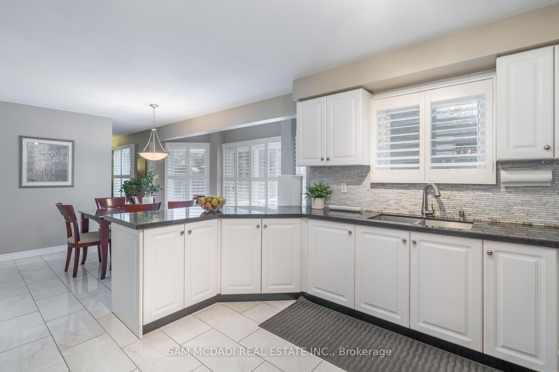 Photo 13 of 69 Parkside Drive, Brampton, Brampton South — HOMEH